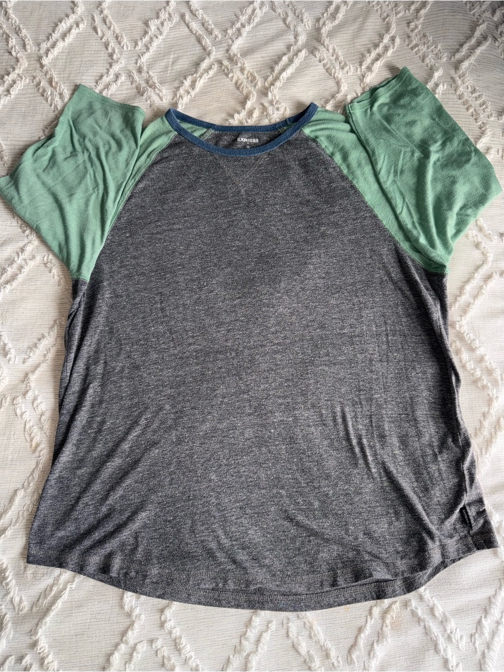 Express Colorblock Raglan Baseball Shirt – Men’s XL Gray Green Blue
